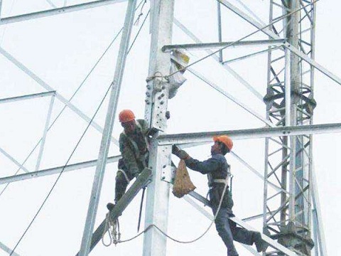 高空拆除作業地點必須有安全通道
