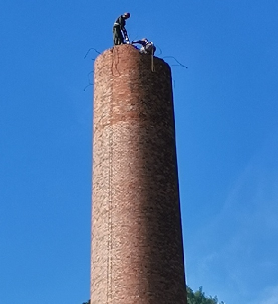 江西拆除煙囪公司:環(huán)保與安全并重,共創(chuàng)安全實(shí)施!