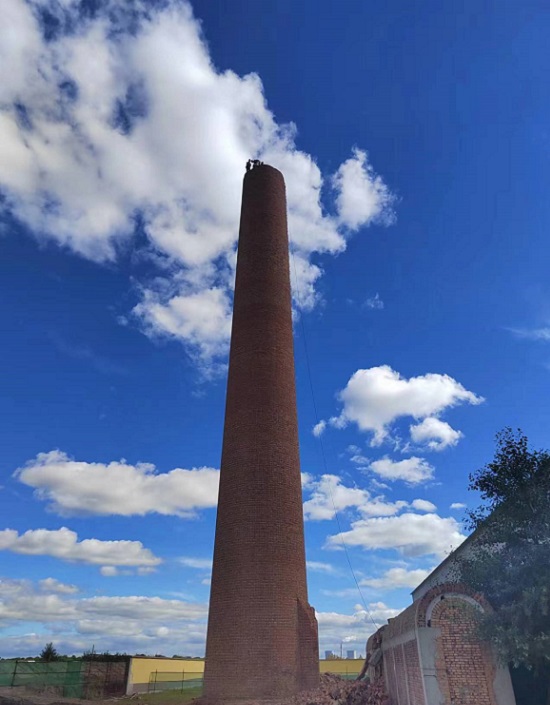 江西煙囪拆除公司:專業(yè)安全,誠信為本