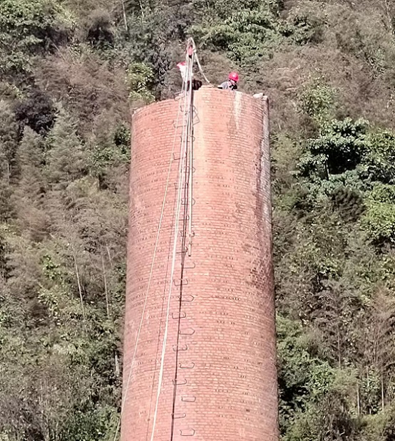 貴州拆除煙囪公司:環保拆除,安全保障