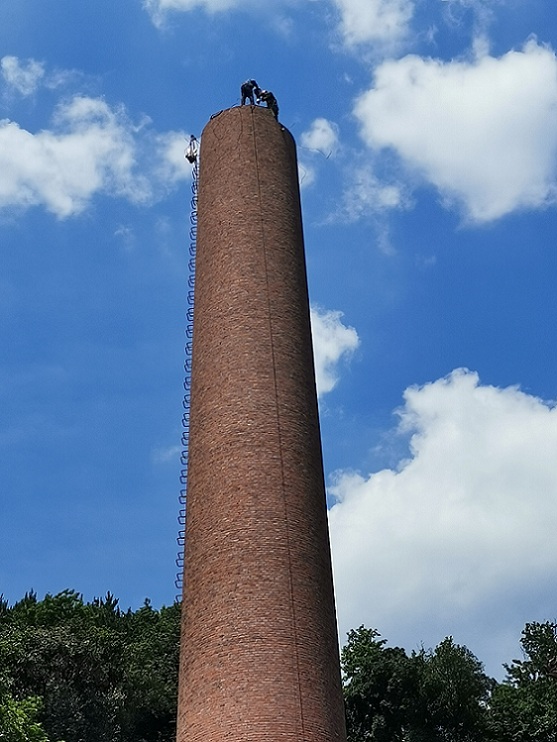 石家莊煙囪人工拆除:技術創新確保環保與安全