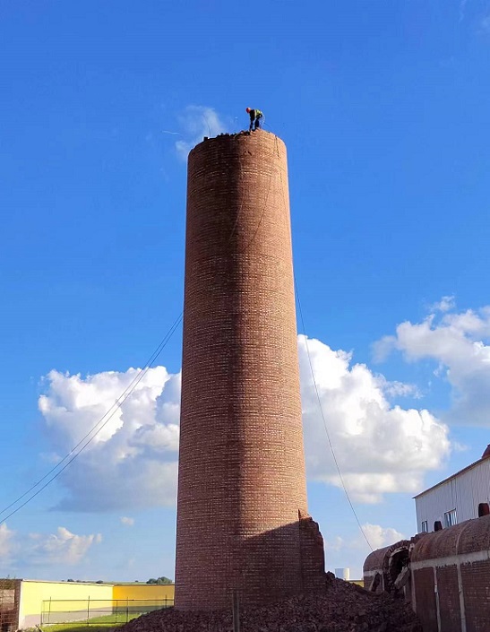 石家莊煙囪拆除公司:安全第一,預(yù)防為主