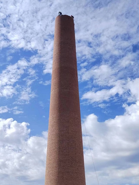 貴州煙囪拆除公司:高效拆除,服務(wù)至上