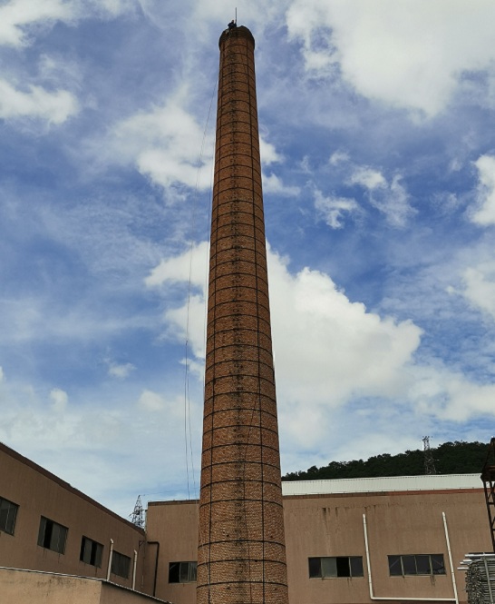 天津煙囪拆除:選擇專業(yè)公司,安全環(huán)保貼心服務(wù)