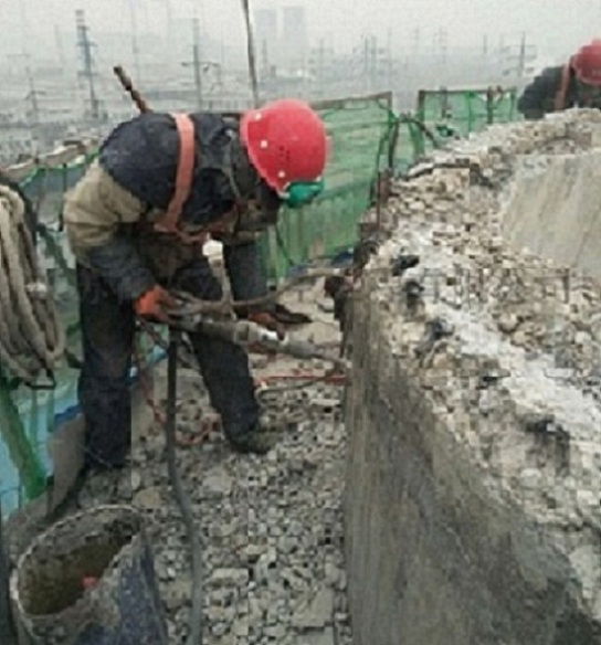 1714000106300120.jpg 000-uaHQdELPTFrt.jpg