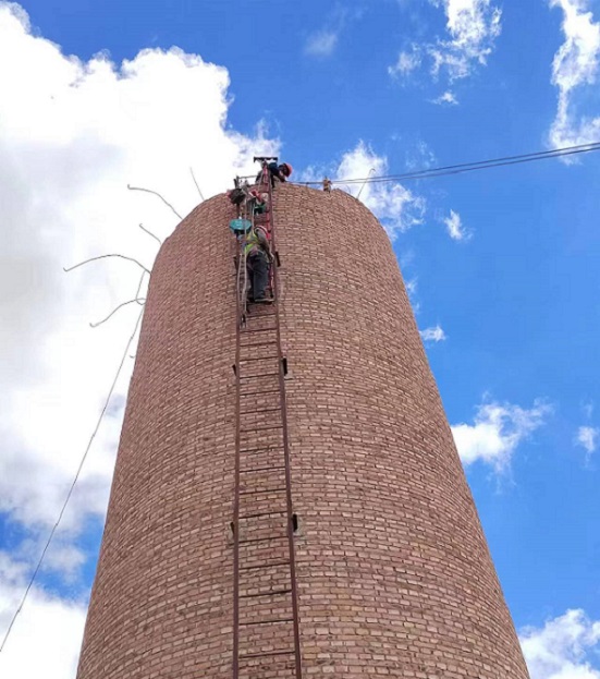 石家莊煙囪拆除:技術領先,服務至上,為環(huán)保貢獻力量