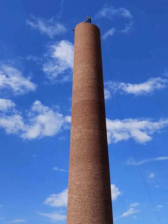 石家莊煙囪拆除公司:專業技藝的綠色拆除之路