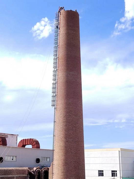 銀川煙囪拆除公司的安全綠色拆除之道,守護(hù)藍(lán)天